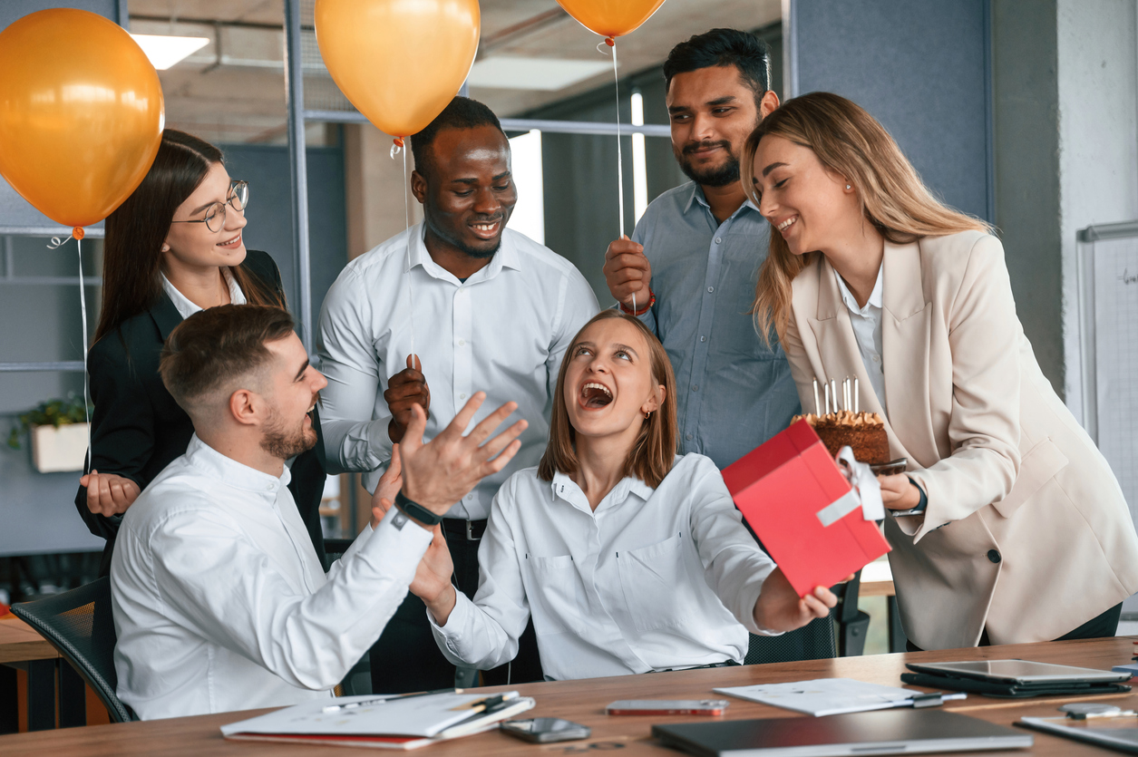 Recognise your staff for milestone occasions